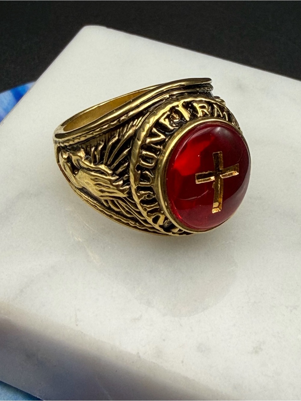 Confirmed in Christ gold tone ring #719 red stone size 7.25